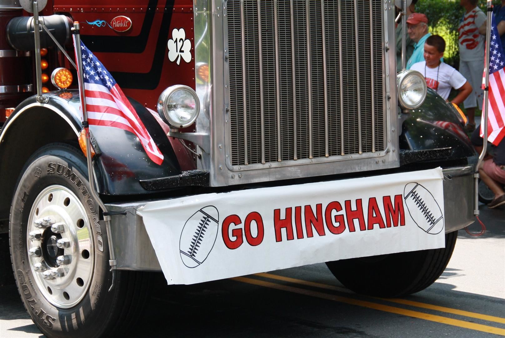 Hingham Youth Football shows their spirit